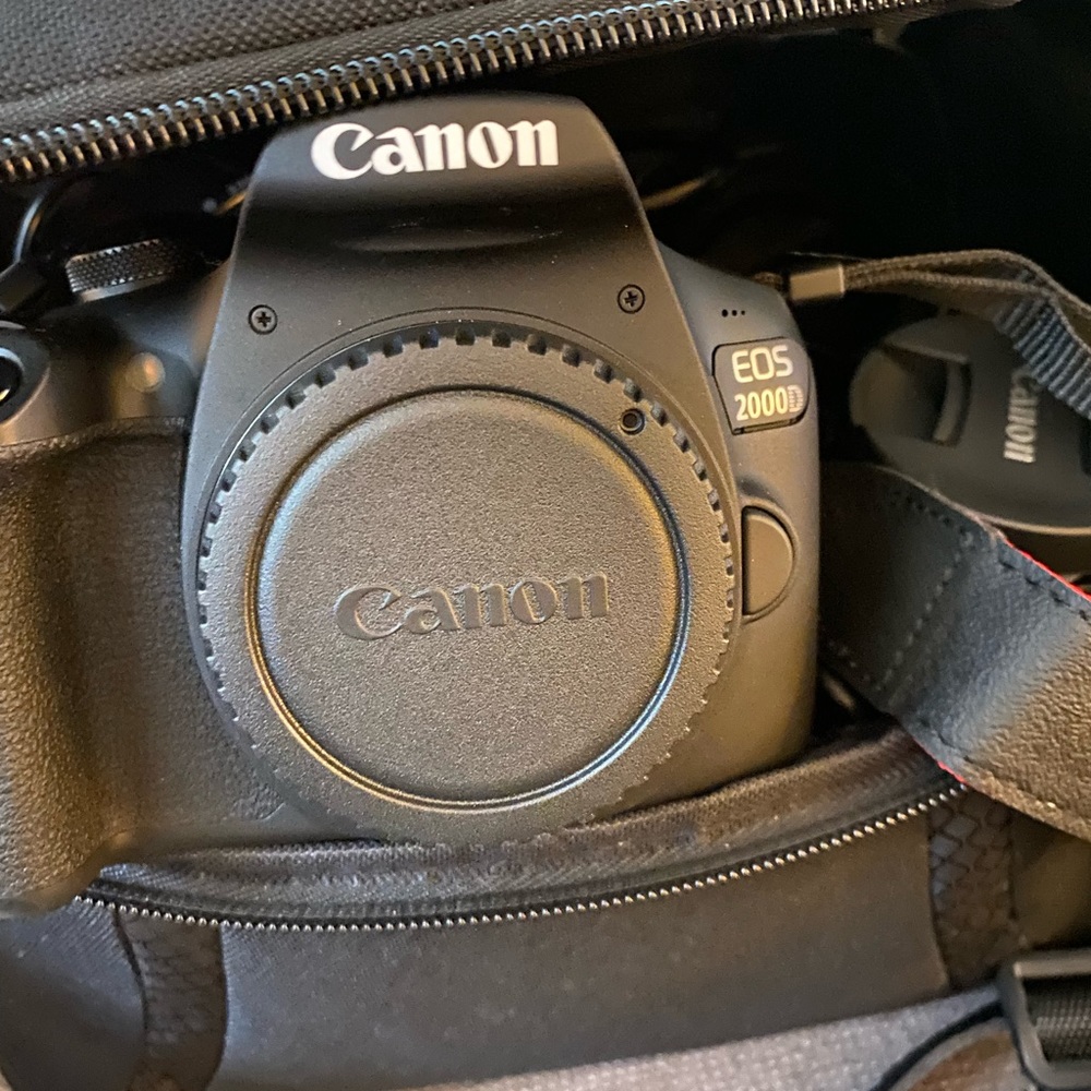 Canon EOS 2000D